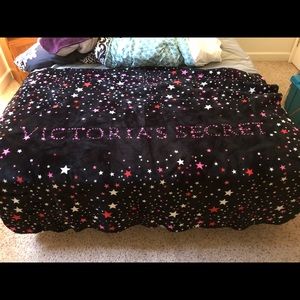 Victoria’s Secret Sherpa blanket